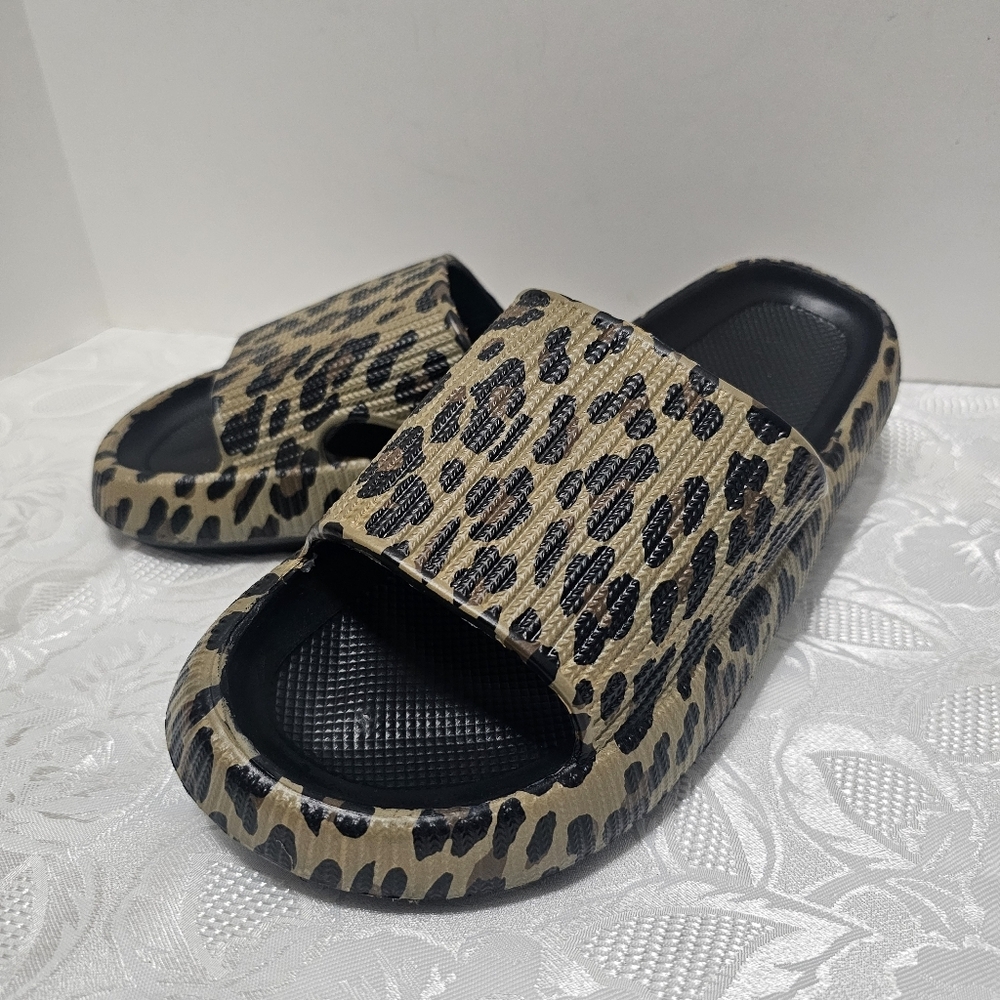 New Casual Open-Toe Leopard Pattern Slides Sz 40-41 (US 8.5-9)